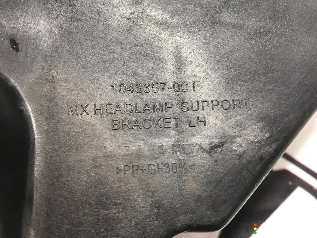 1043357-00-F крепление фары (кронштейн фары) левой Tesla Model X 2017г. - фото №6