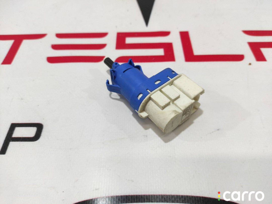 1005124-00-A датчик педали тормоза (лягушка) Tesla Model S 2013г. - фото №1