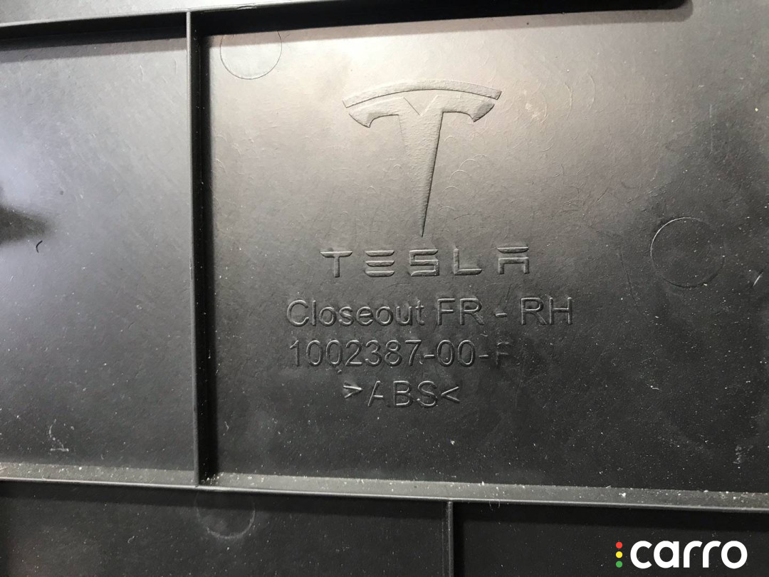 1008244-98-I, 1002387-00-F Накладка центральной консоли Tesla Model S 2013г. - фото №4