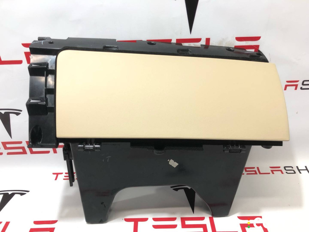 1009475-00-B, 1003327-10-K Бардачок Tesla Model S 2015г. - фото №1