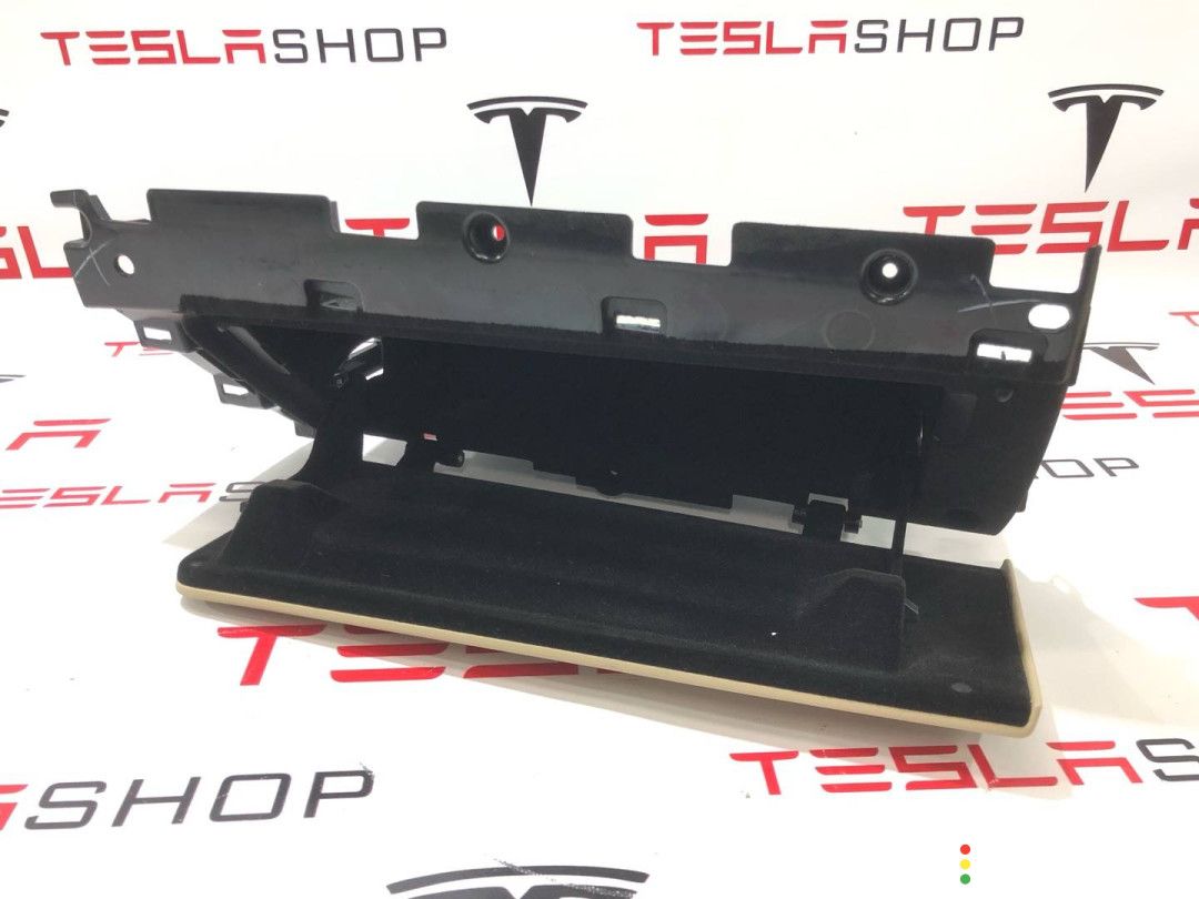1009475-00-B, 1003327-10-K Бардачок Tesla Model S 2015г. - фото №3