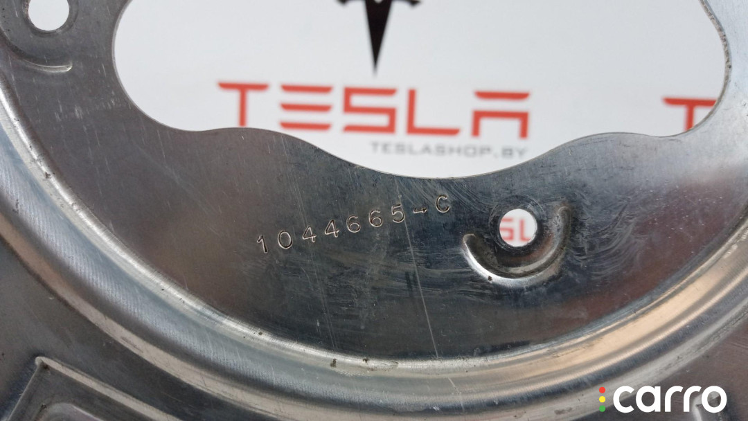 1044665C Кожух тормозного диска Tesla Model 3 2019г. - фото №5