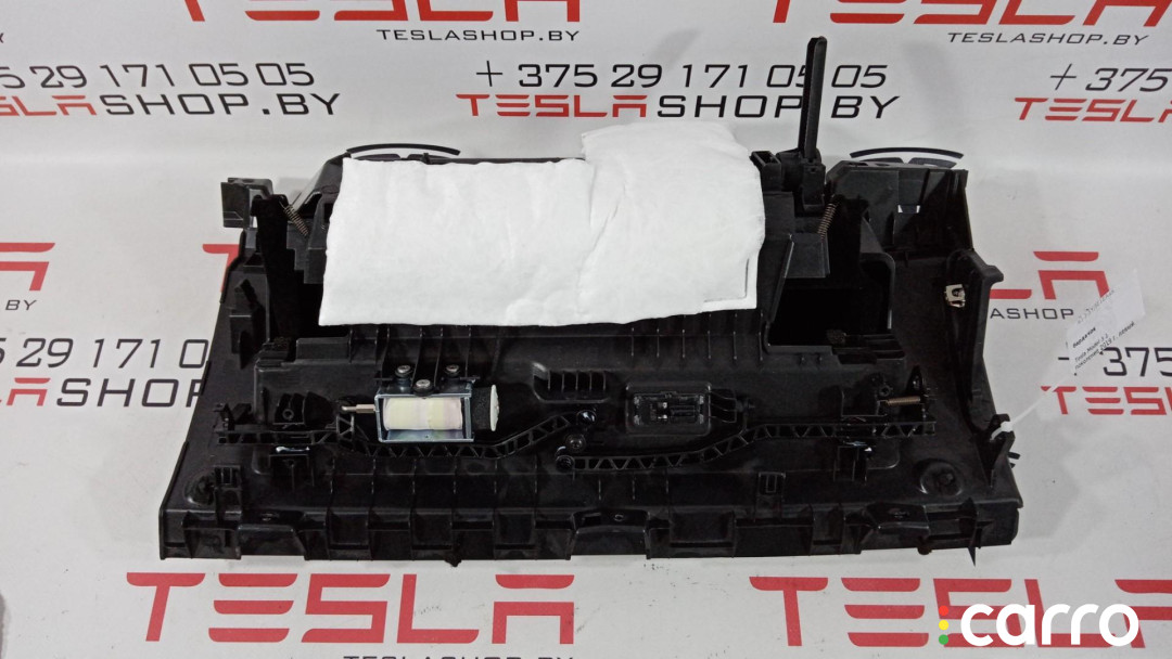 1083340-00-H Бардачок Tesla Model 3 2019г. - фото №1