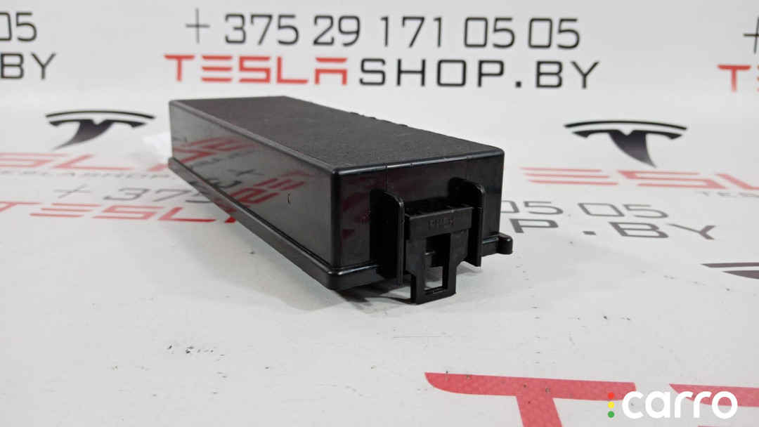 1004423-03-H Крышка блока предохранителей переднего Tesla Model S 2014г. - фото №3