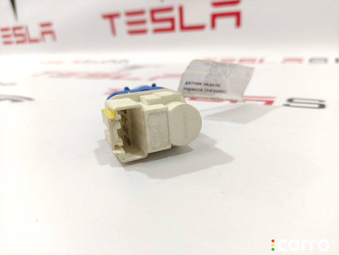 1005124-00-A датчик педали тормоза (лягушка) Tesla Model S 2012г. - фото №2
