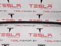 1009255-00-F Накладка крышки багажника Tesla Model S 2015г. - фото №2