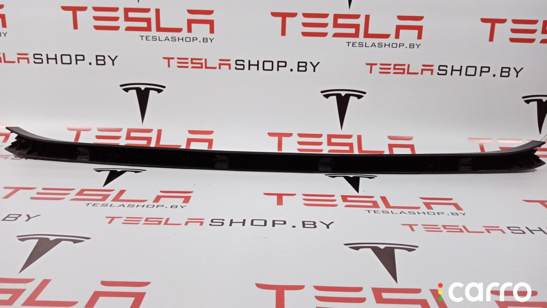 1009255-00-F Накладка крышки багажника Tesla Model S 2015г. - фото №3