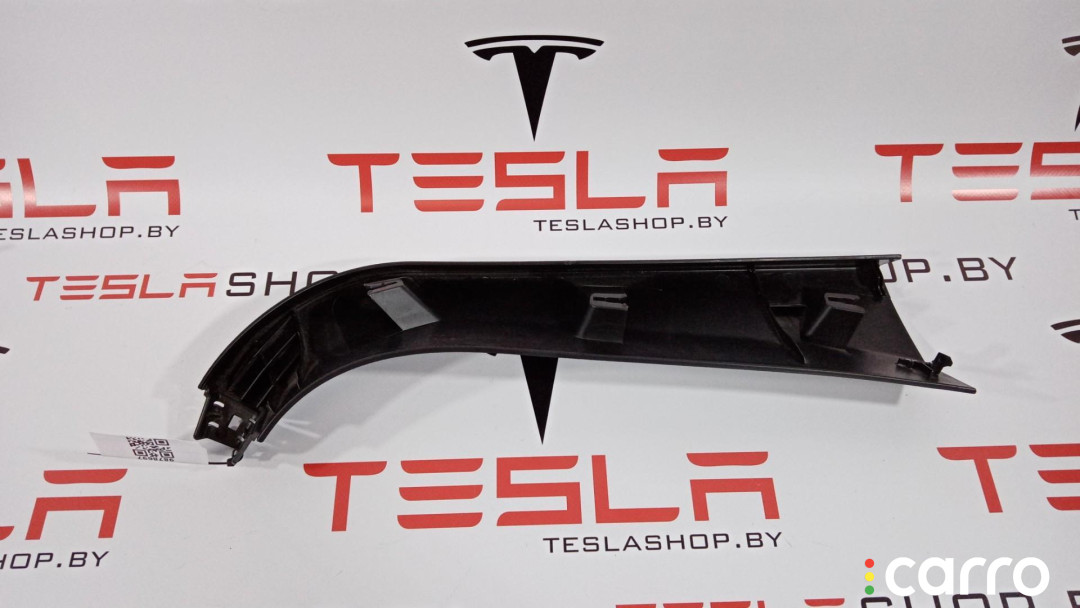 1009254-00-G Накладка крышки багажника Tesla Model S 2015г. - фото №2