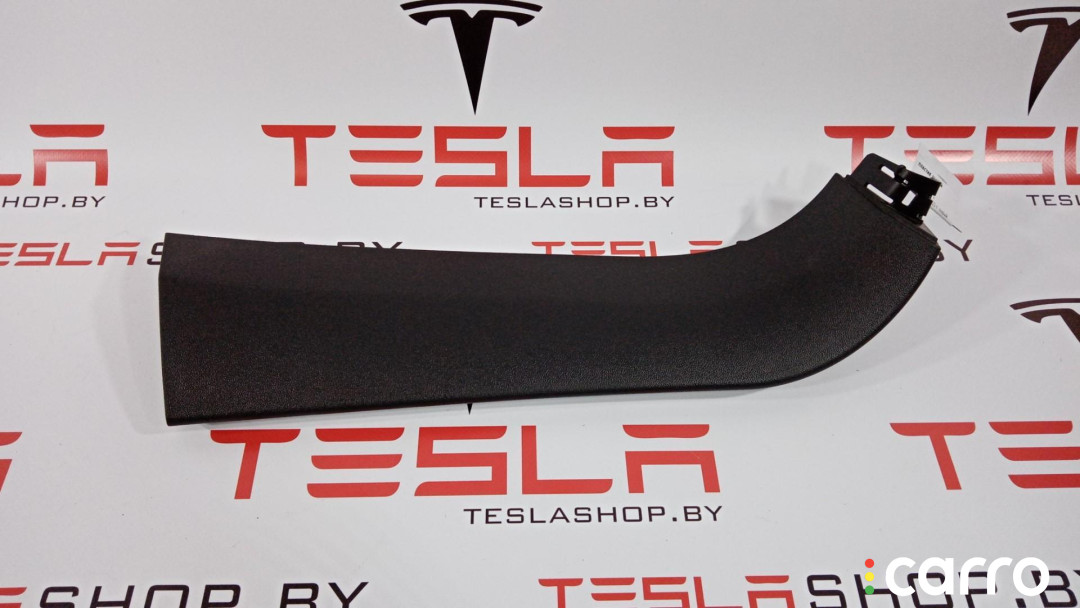 1009252-00-C Накладка крышки багажника Tesla Model S 2015г. - фото №1
