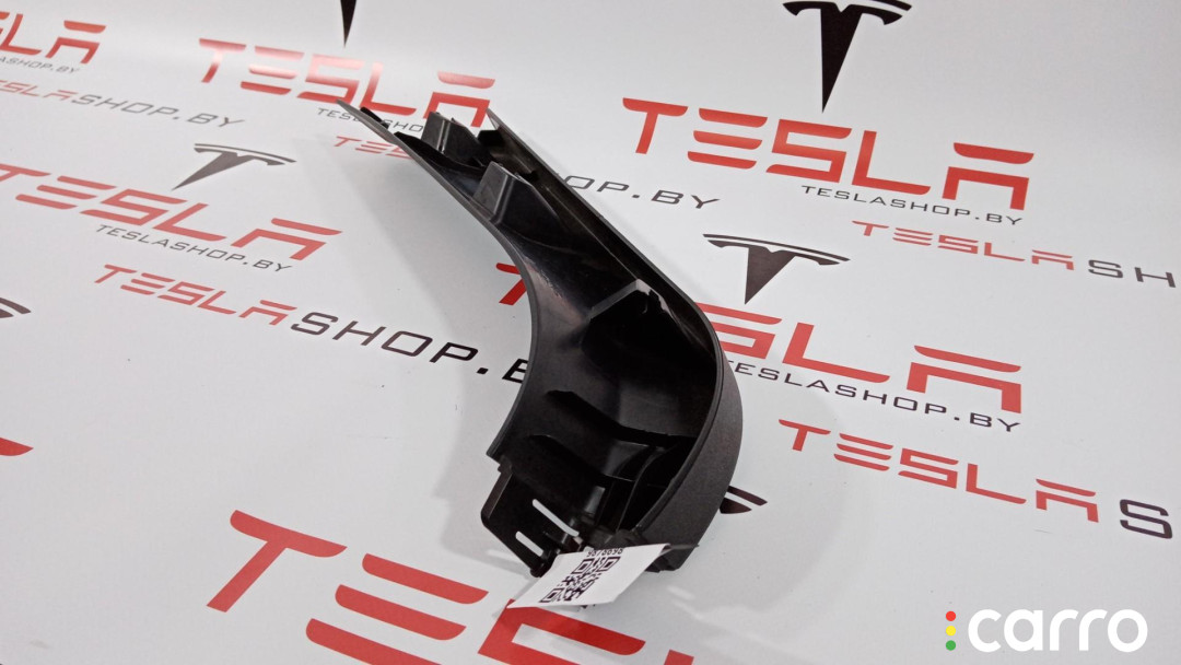 1009252-00-C Накладка крышки багажника Tesla Model S 2015г. - фото №3