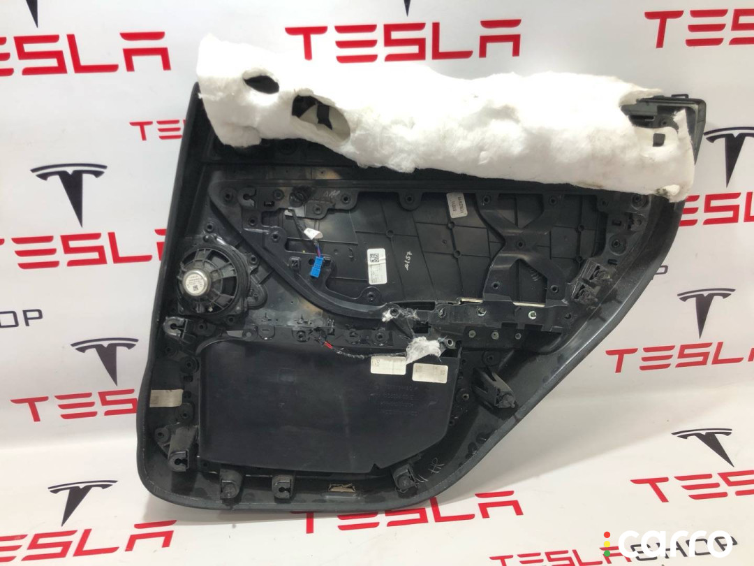 1090413-02-L обшивка двери задней левой Tesla Model 3 2020г. - фото №3