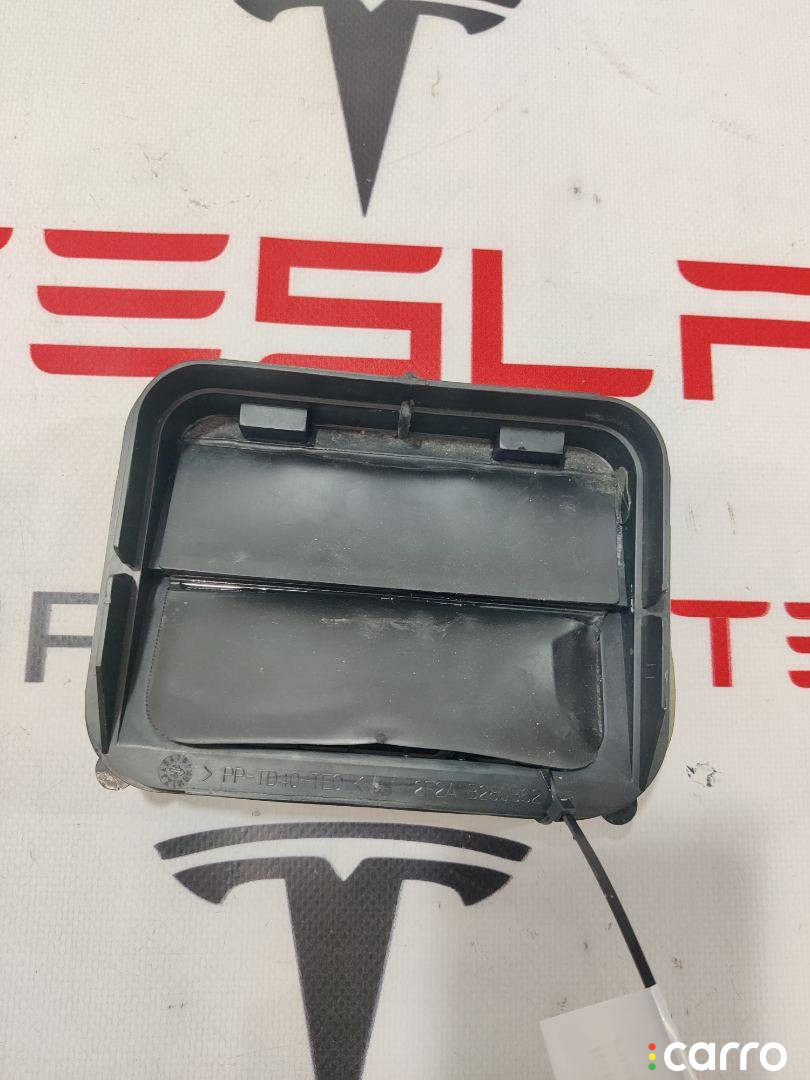 6007556, 2F2AB2, 106938300C вентиляционный люк Tesla Model X 2019г. - фото №1