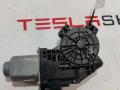 1028819-00-B моторчик стеклоподъемника передний правый Tesla Model X 2019г. - фото №2