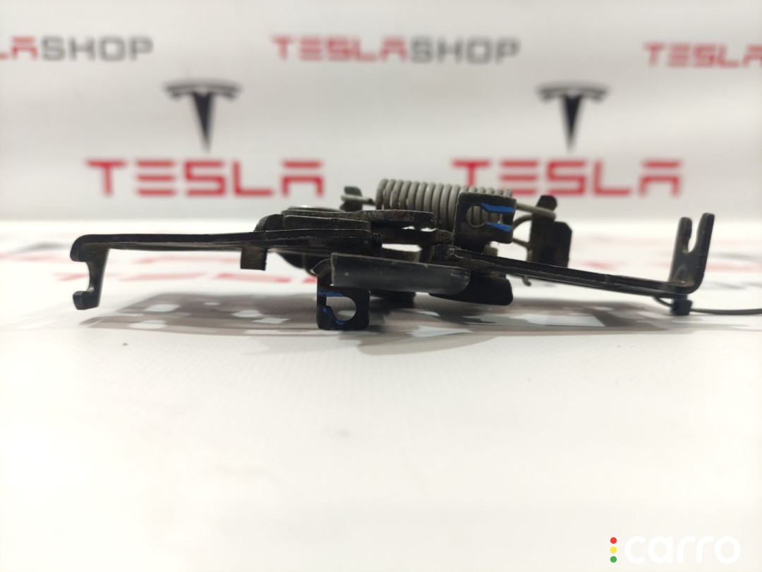 1033011-00-A, 1033011-00-E замок капота нижний Tesla Model X 2019г. - фото №2