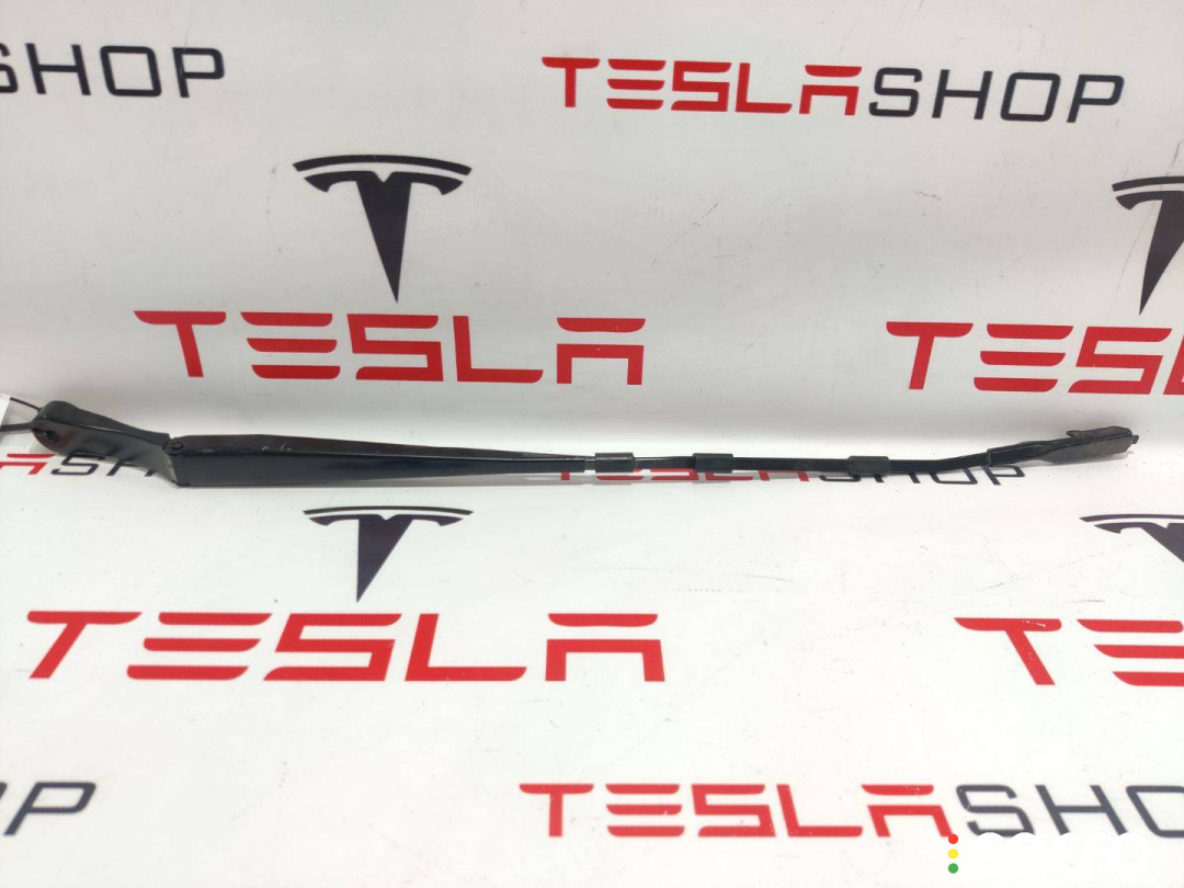 1046669-00-B щеткодержатель (поводок стеклоочистителя, дворник) левый Tesla Model X 2019г. - фото №1