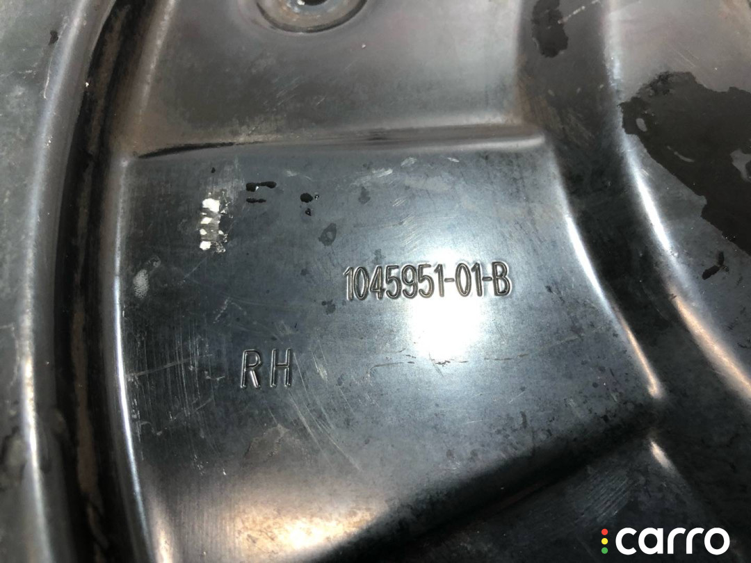 1045951-01-B Кожух тормозного диска Tesla Model S 2019г. - фото №4