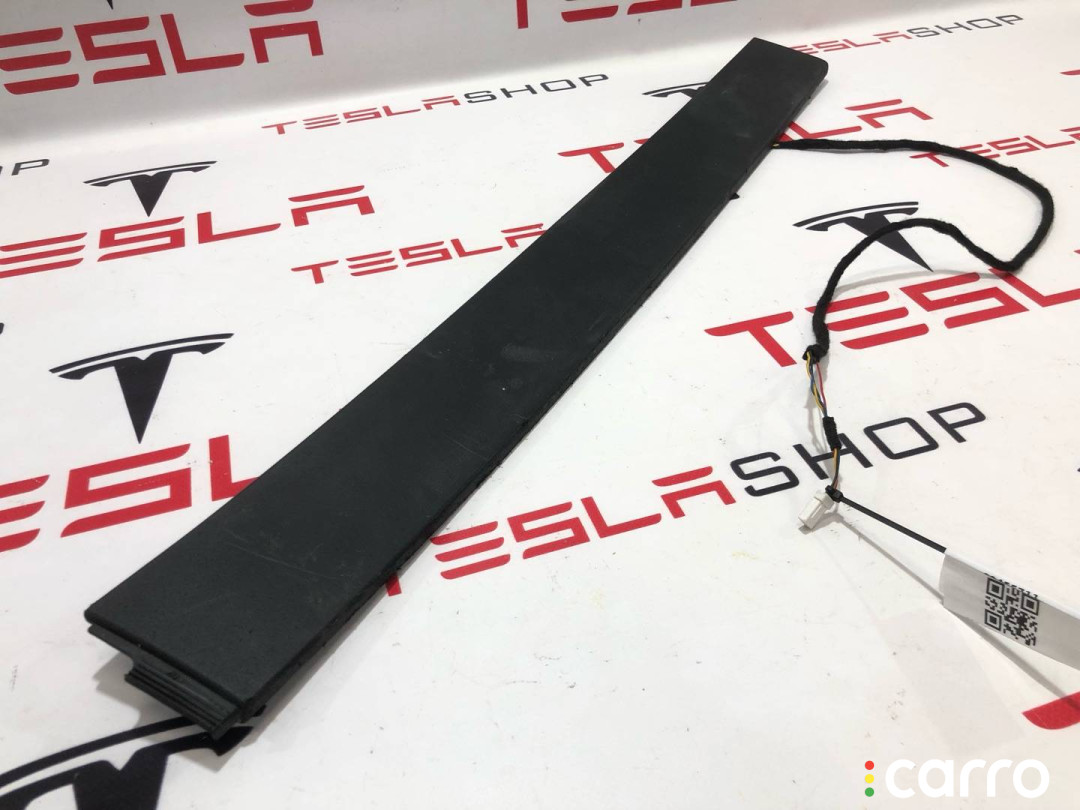 1097664-00-A накладка двери задней правой Tesla Model X 2019г. - фото №2