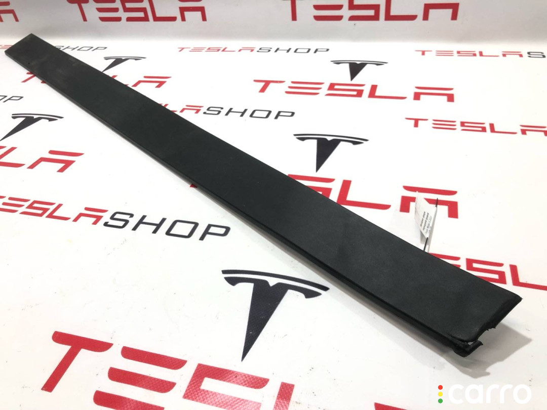1035120-00-D молдинг двери передней правой Tesla Model X 2019г. - фото №1