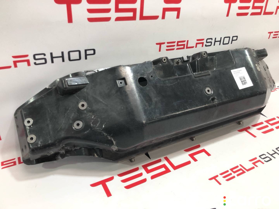 1035176-00-G, 1035179-00-F передняя панель (телевизор) Tesla Model X 2019г. - фото №2