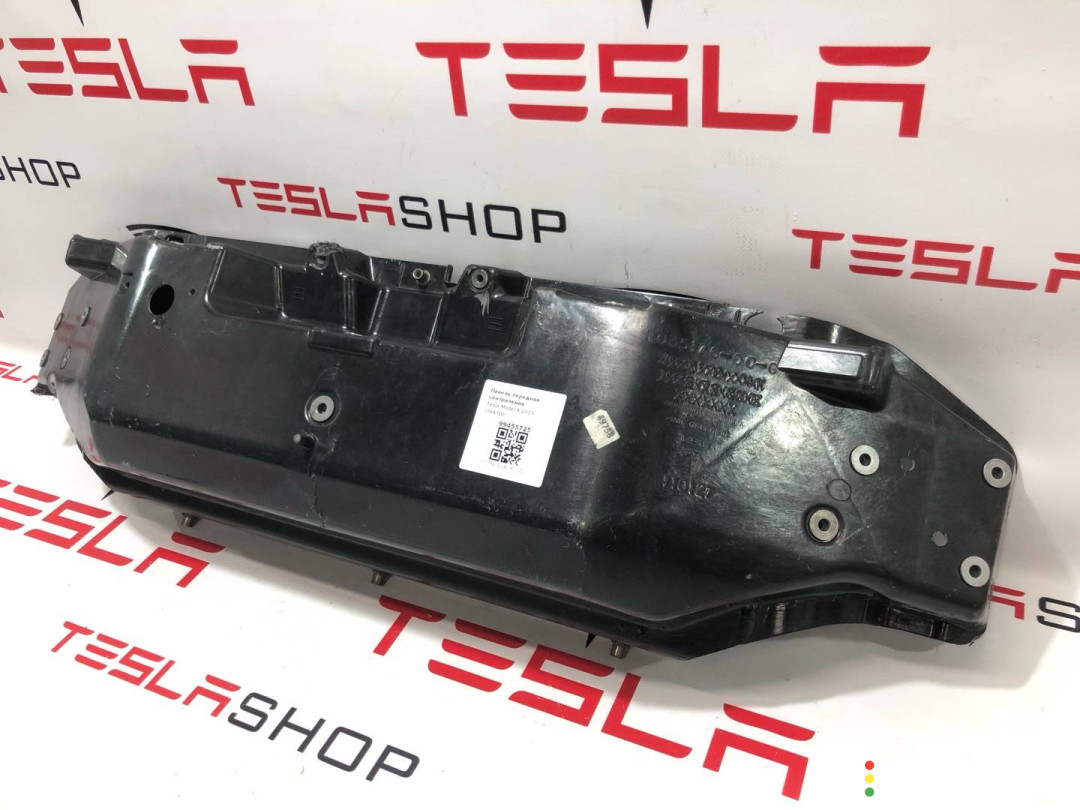 1035176-00-G, 1035179-00-F передняя панель (телевизор) Tesla Model X 2019г. - фото №1