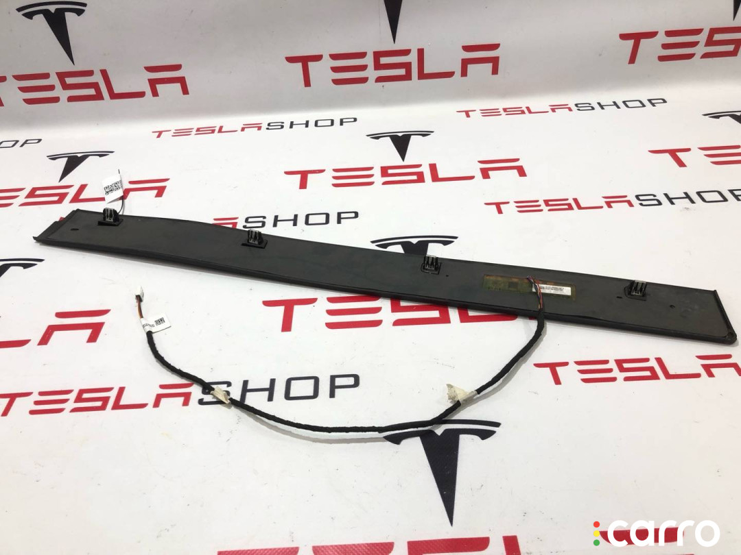 1097663-00-A накладка двери задней левой Tesla Model X 2019г. - фото №4