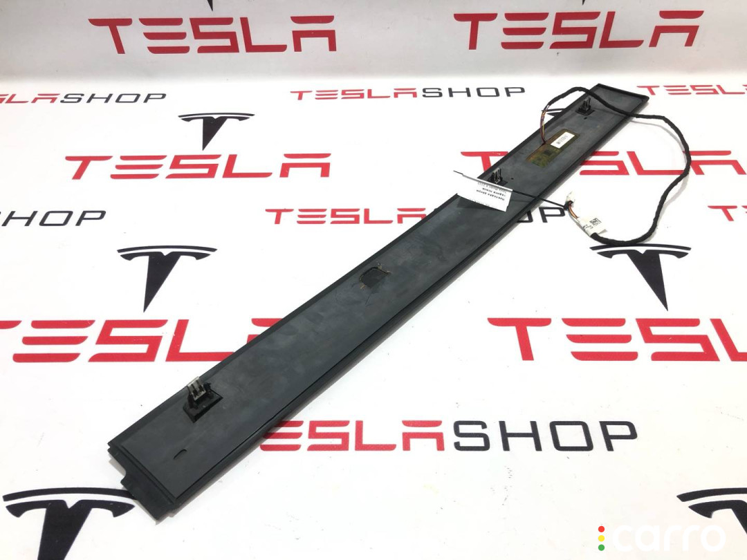 1097663-00-A накладка двери задней левой Tesla Model X 2019г. - фото №3