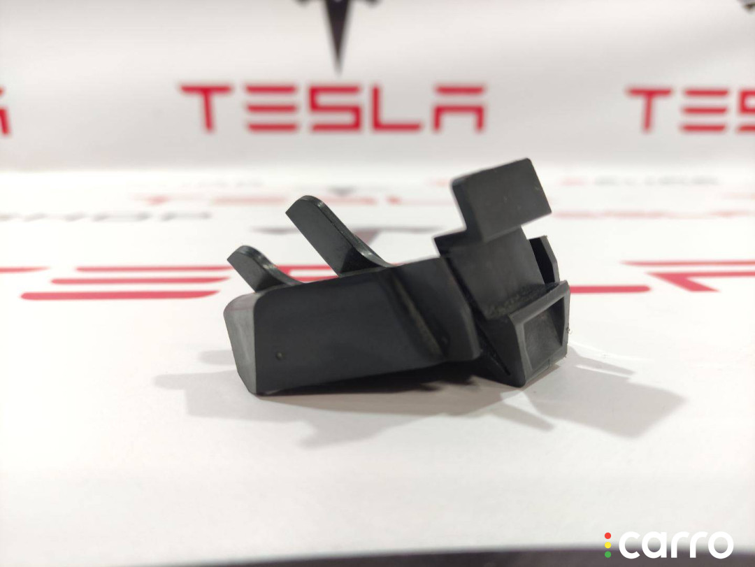 1072914-00-B крепление переднего бампера правое Tesla Model S 2019г. - фото №2