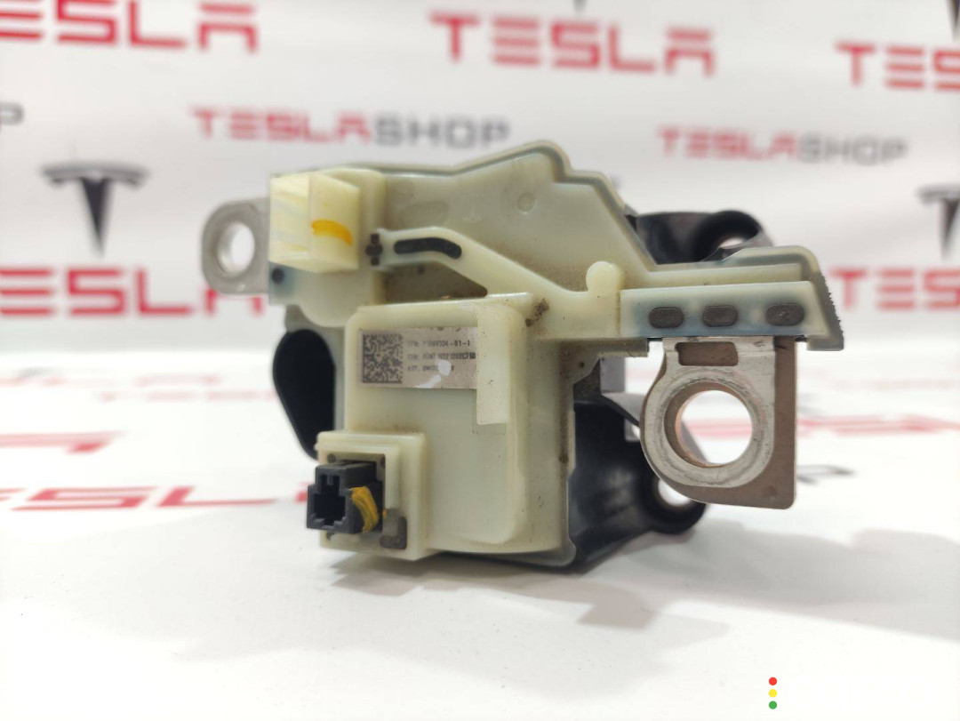 1089334-00-I, 1089334-01-I контактор высоковольтной батареи Tesla Model 3 - фото №1