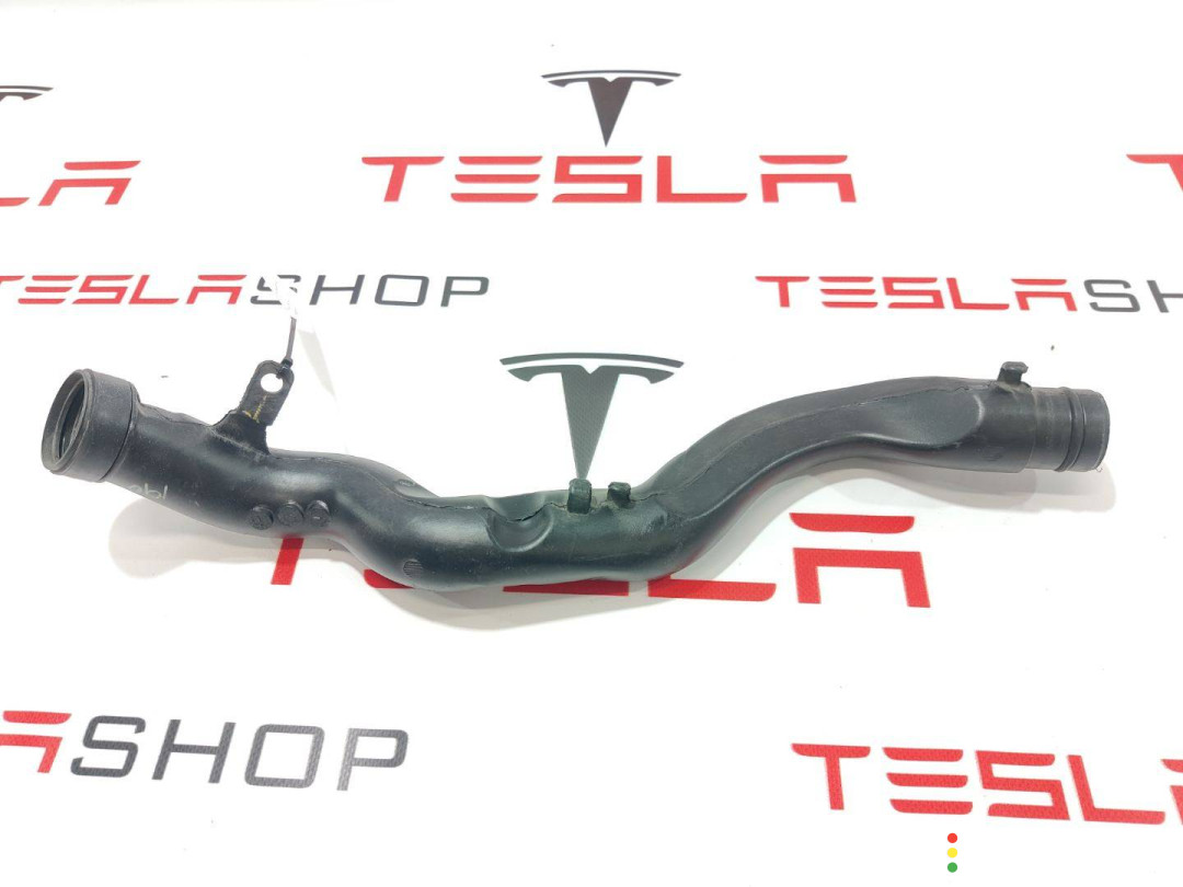1056768-00-B бачок омывателя Tesla Model X 2019г. - фото №2