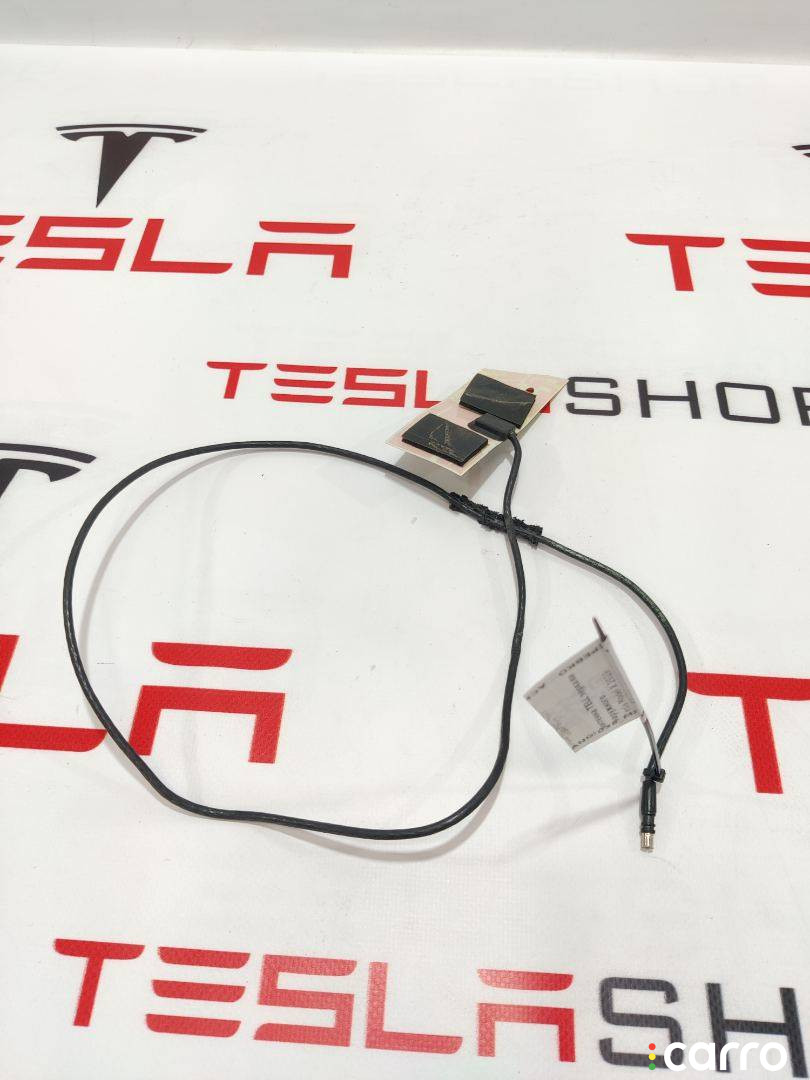 1057121-00-C антенна Tesla Model X 2019г. - фото №1