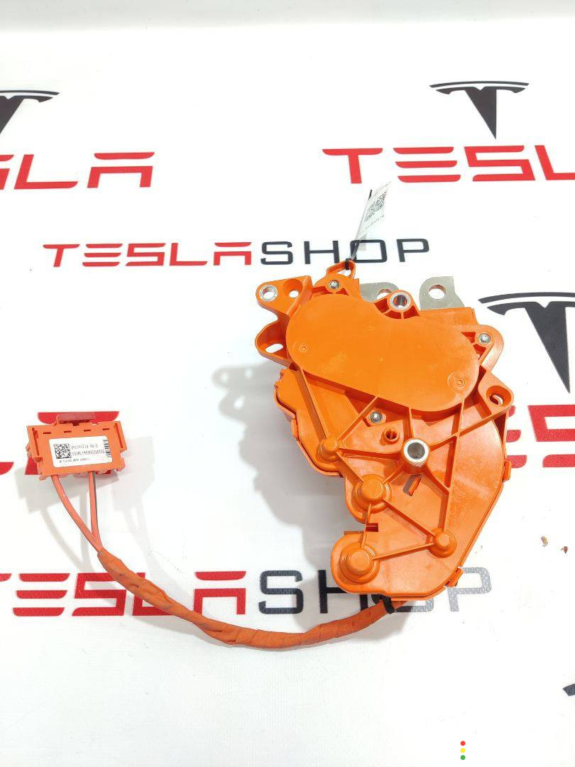 1092739-00-E, 1095145-00-G контактор высоковольтной батареи Tesla Model 3 2019г. - фото №3