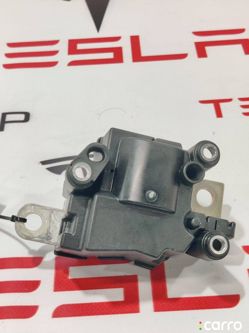 1089334-00-J, 1496221-01-A, 1500620-01-A контактор высоковольтной батареи Tesla Model 3 2019г. - фото №3