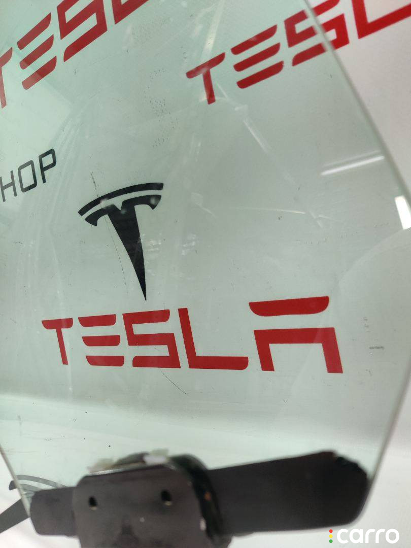 102882300J стекло двери передней правой Tesla Model X 2019г. - фото №2