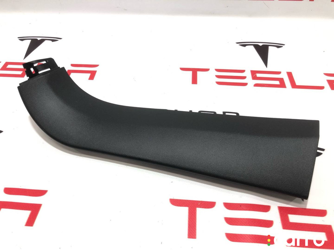 1009254-00-G, 1009235-00-I Накладка крышки багажника Tesla Model S 2019г. - фото №2