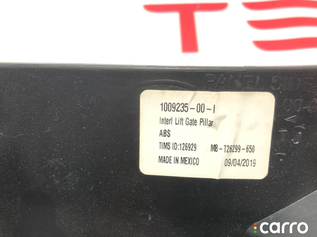 1009254-00-G, 1009235-00-I Накладка крышки багажника Tesla Model S 2019г. - фото №4