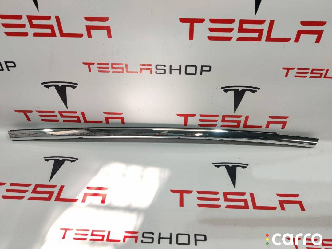 109592100C, 6009604-00-C молдинг двери задней правой Tesla Model S 2019г. - фото №1