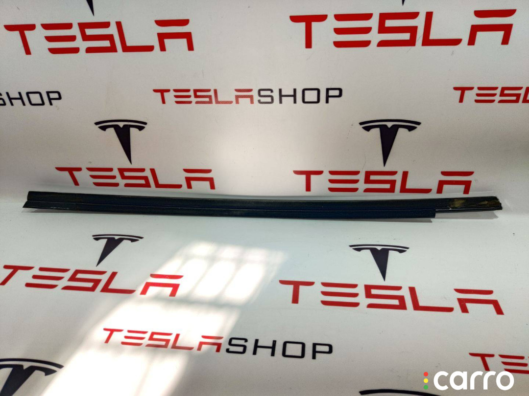 109592100C, 6009604-00-C молдинг двери задней правой Tesla Model S 2019г. - фото №4