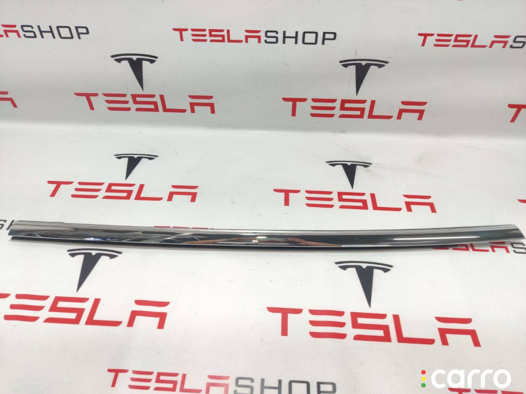 103839580A, 109578900C молдинг двери задней левой Tesla Model S 2019г. - фото №1