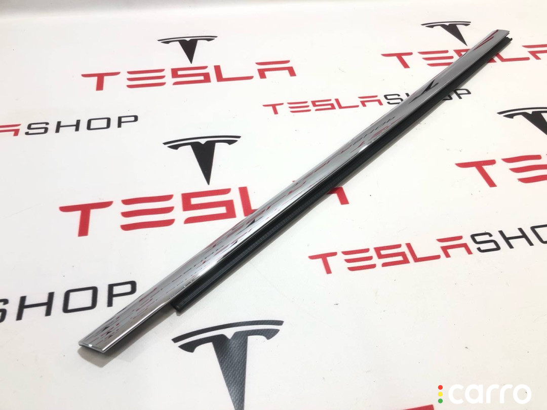 1095920-00-C молдинг двери передней правой Tesla Model S 2019г. - фото №1