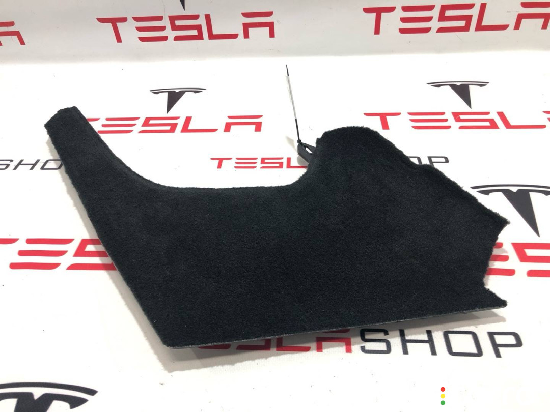 1008244-98-I, 1002387-00-F Накладка центральной консоли Tesla Model S 2019г. - фото №2