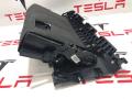 1009475-00-C, 1003327-08-L, 1035104-00-B, 1002295-00-D Бардачок Tesla Model S 2019г. - фото №4