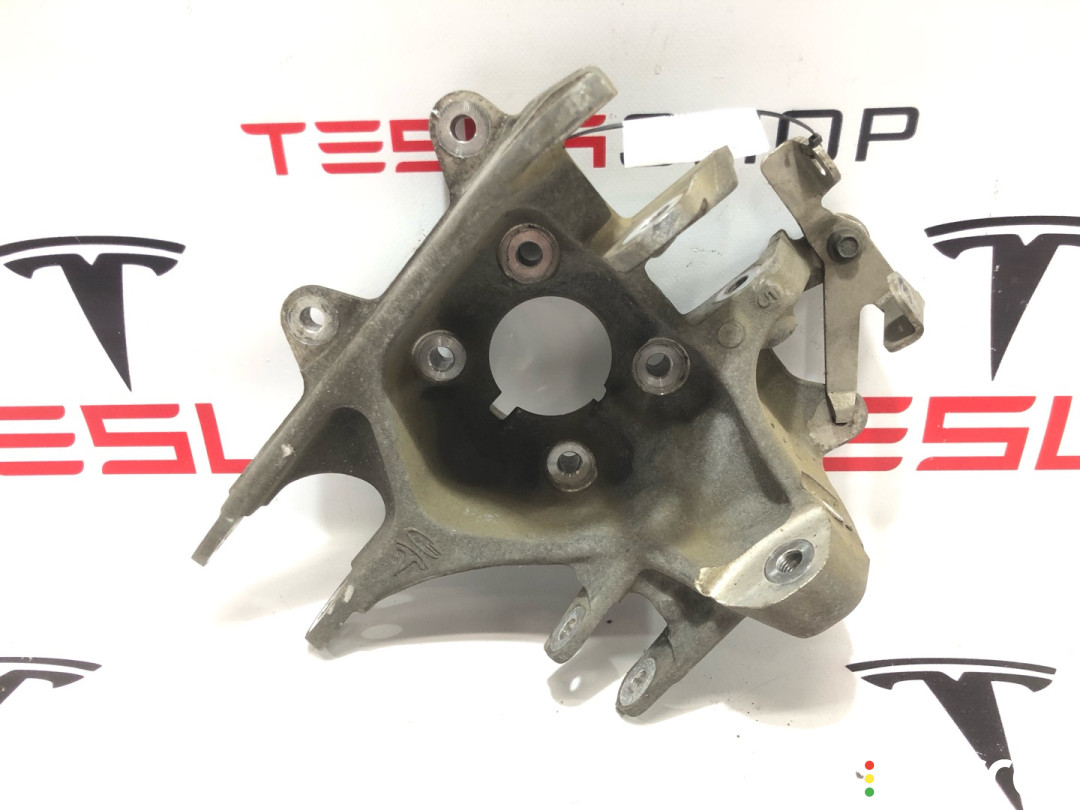 1058539-00-B, 1042506-00-B Кулак задний левый Tesla Model S 2019г. - фото №2