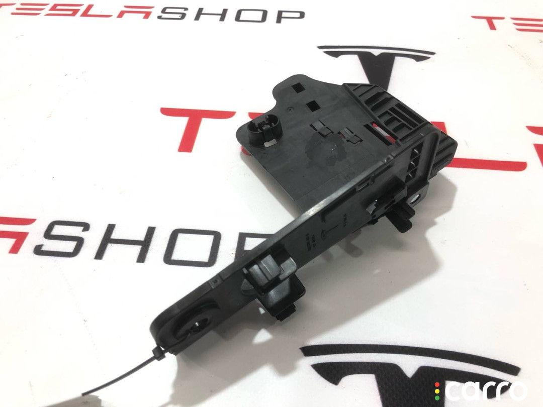 1052301-00-B Крепление блока предохранителей Tesla Model S 2019г. - фото №2