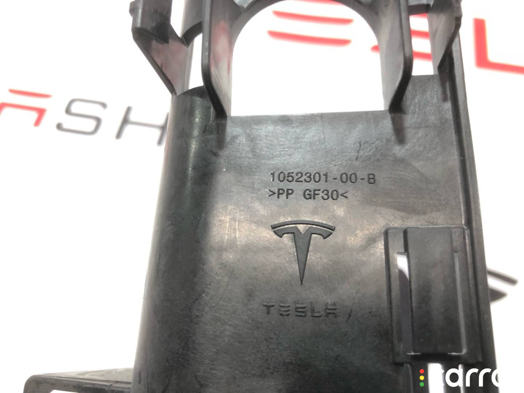 1052301-00-B Крепление блока предохранителей Tesla Model S 2019г. - фото №4