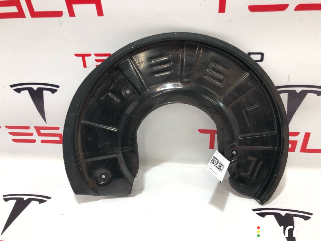 1045945-01-B Кожух тормозного диска Tesla Model S 2019г. - фото №1