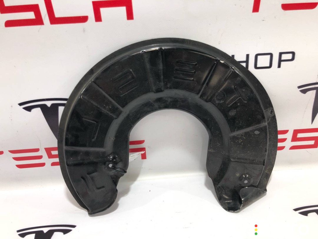 1045945-01-B Кожух тормозного диска Tesla Model S 2019г. - фото №2