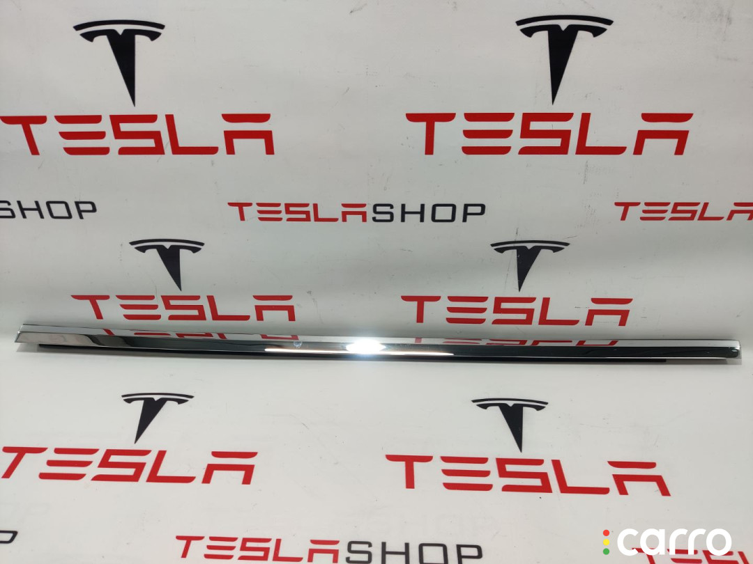 1032165-88-D, 1032173-00-D молдинг двери передней левой Tesla Model X 2016г. - фото №1