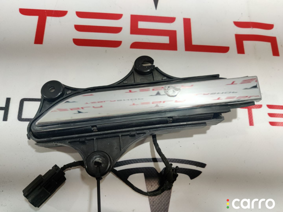 1035418-00-E ручка наружная двери передней левой Tesla Model X 2016г. - фото №1