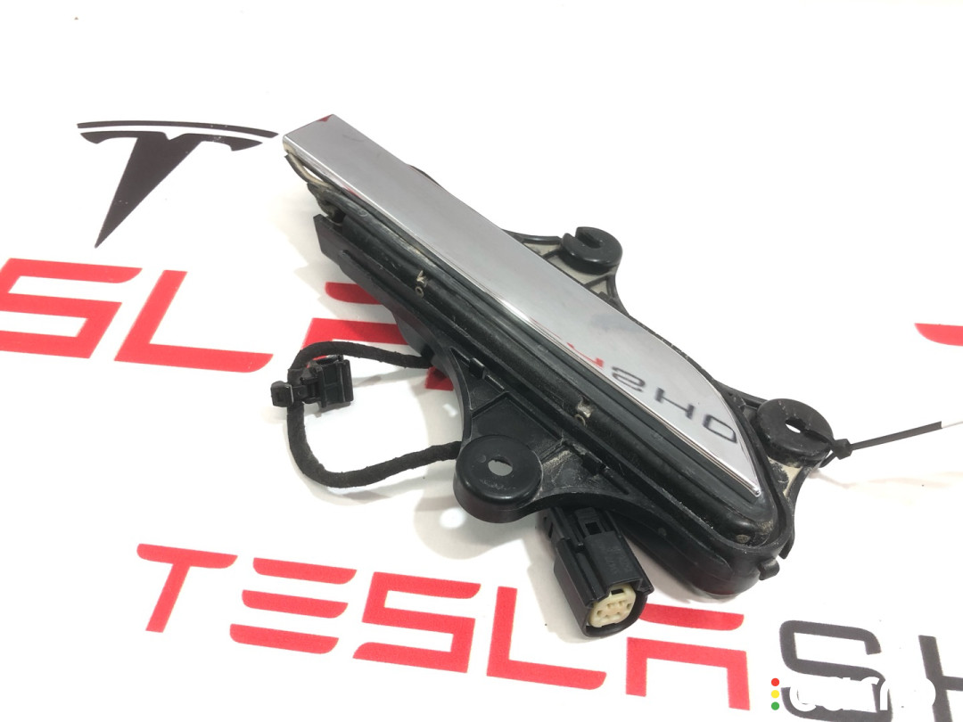 1035419-00-E ручка наружная двери передней правой Tesla Model X 2016г. - фото №1