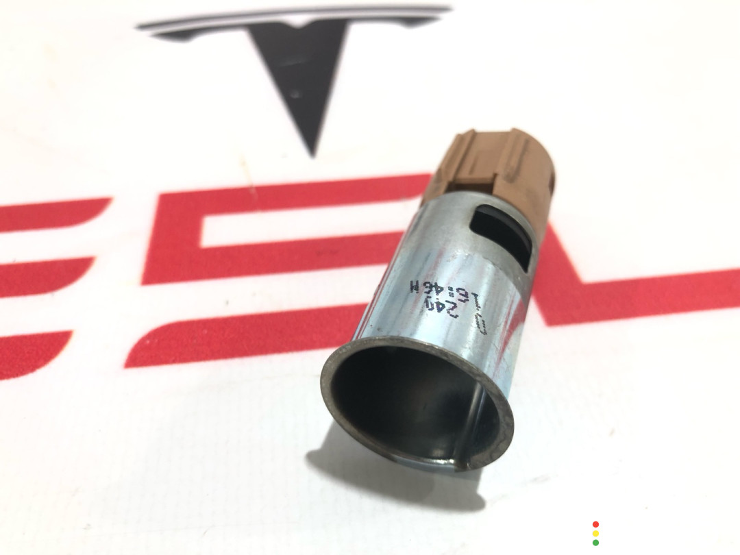 1078359-00-C, 1107655-00-A Прикуриватель Tesla Model X 2019г. - фото №2